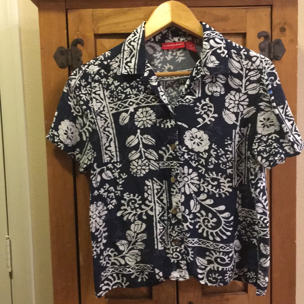 Gloria Vanderbilt women’s button down (S)
